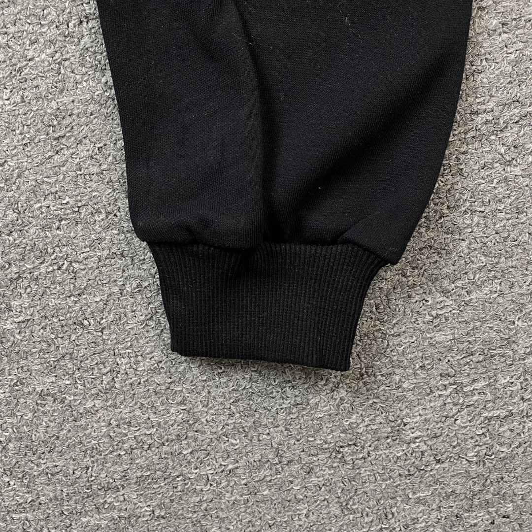 39_160  AMIRI Hoodie