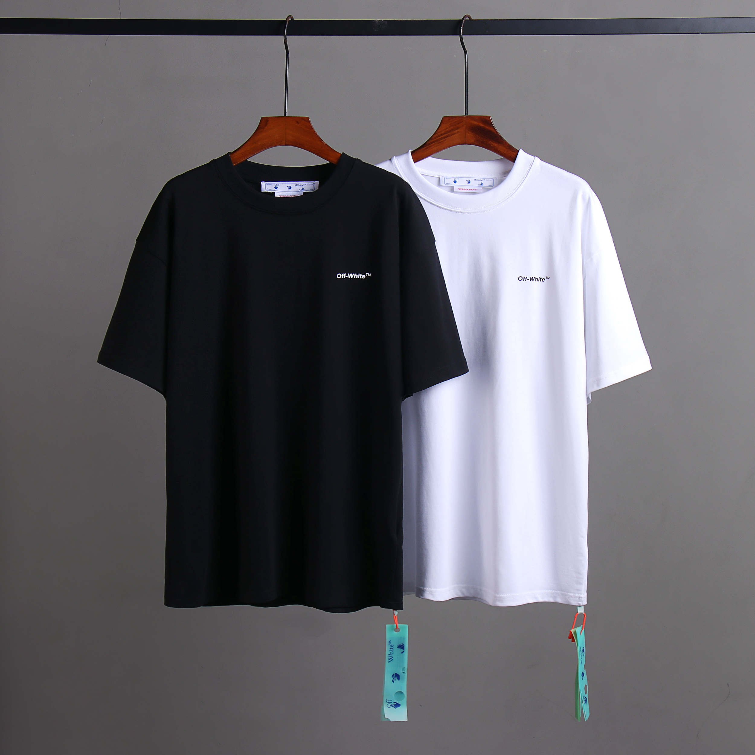 7_9874 Off-White T-shirt