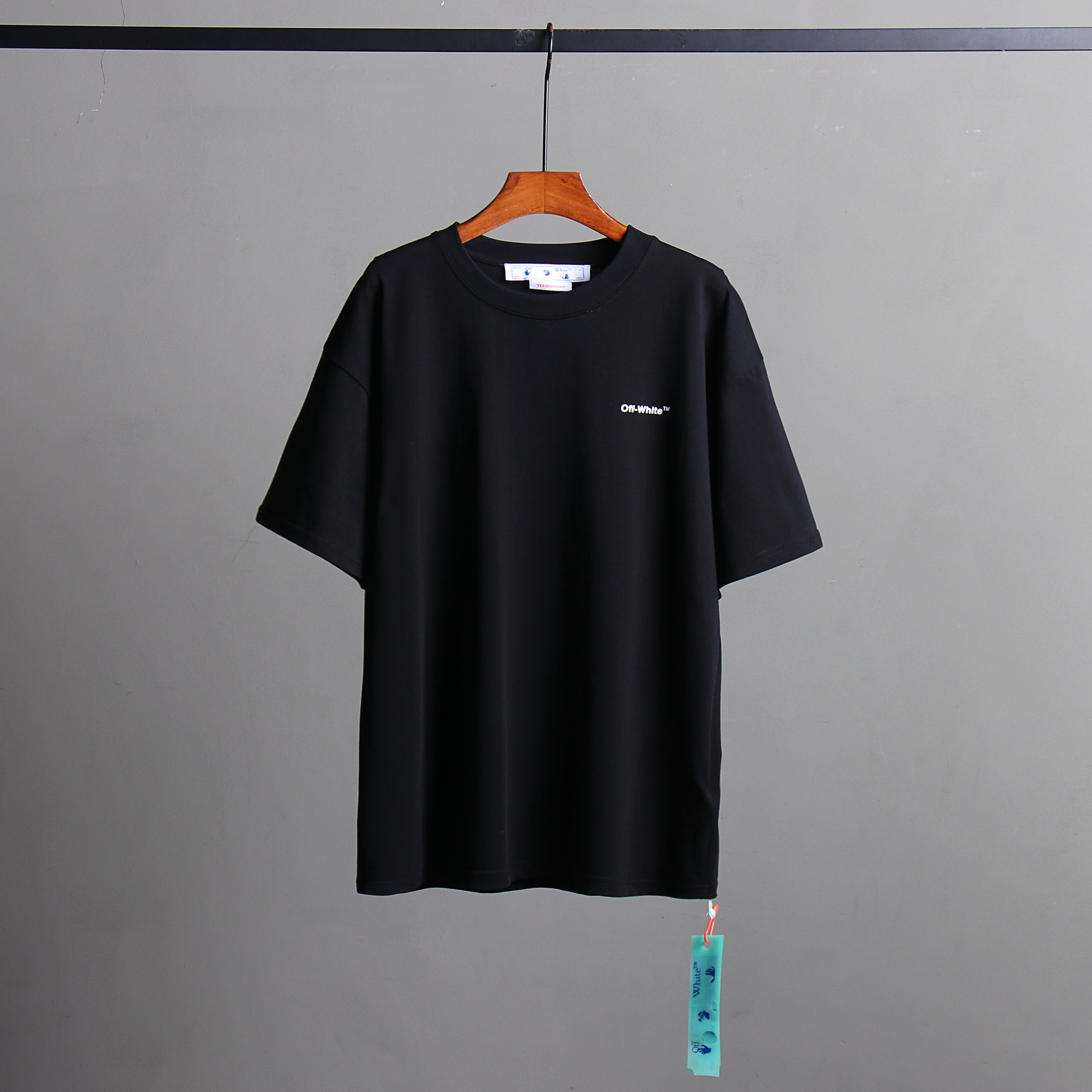6_7651 Off-White T-shirt