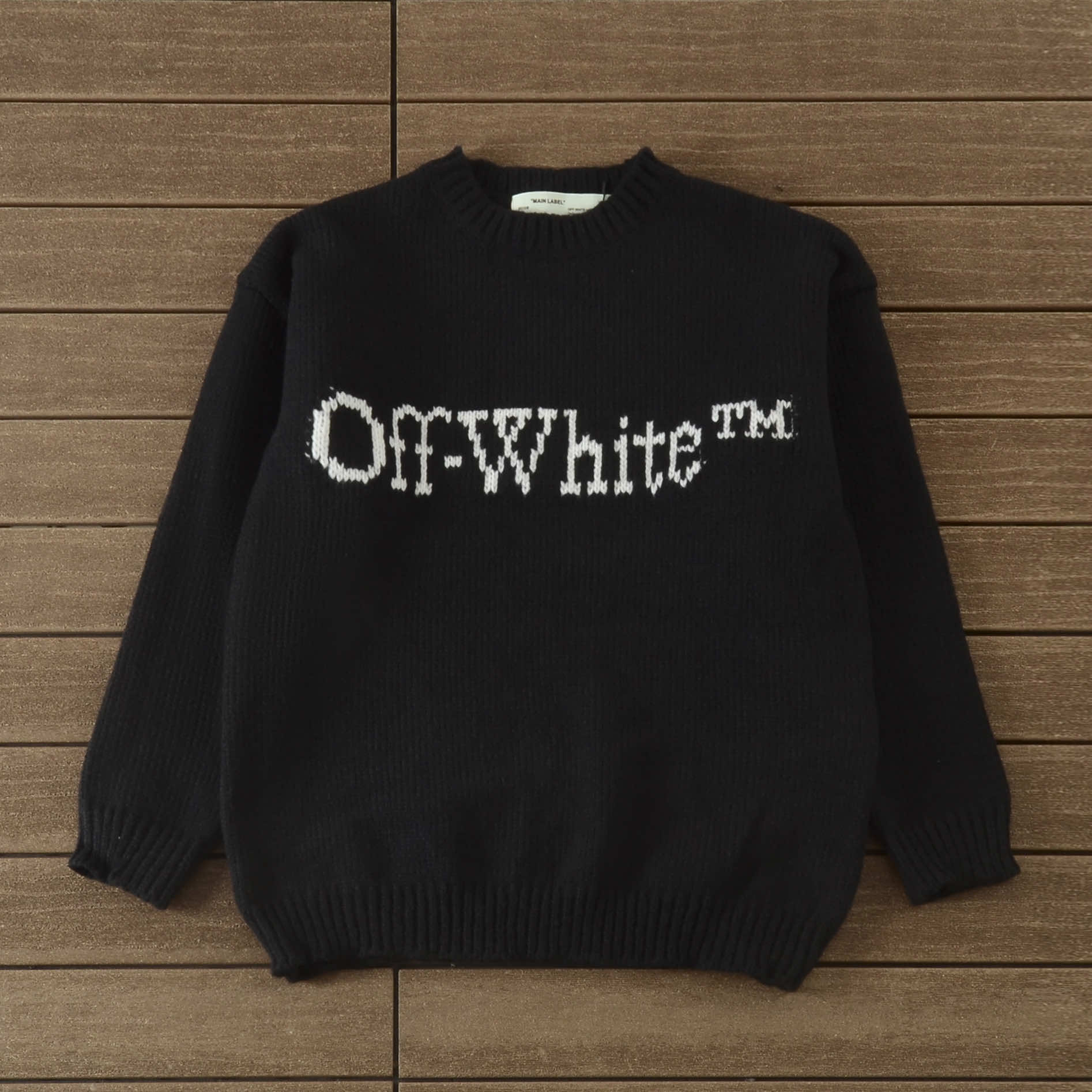 110_178 Off-White Sweater