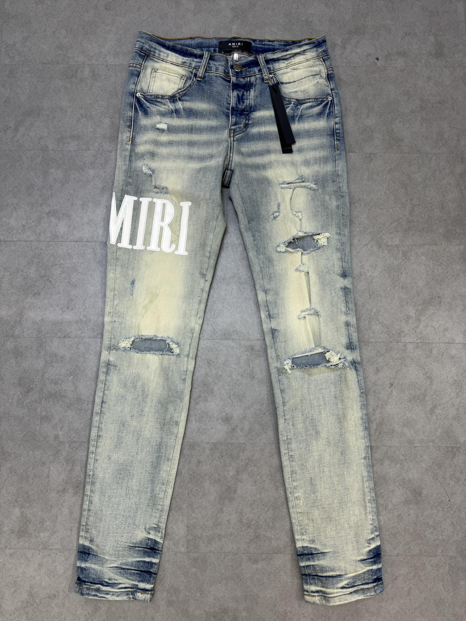 11_Amiri Jeans