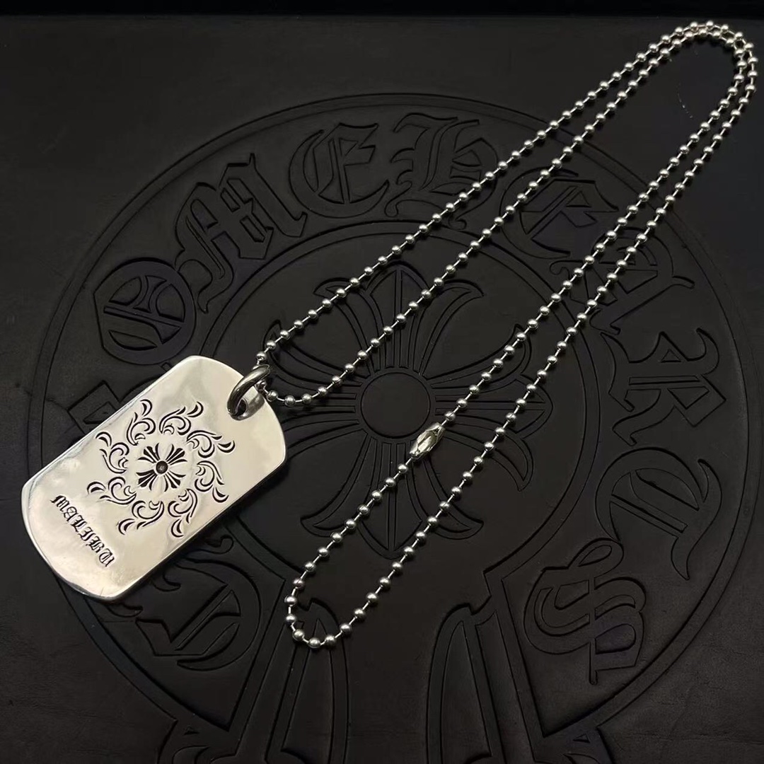 19_Chrome Heart Necklace