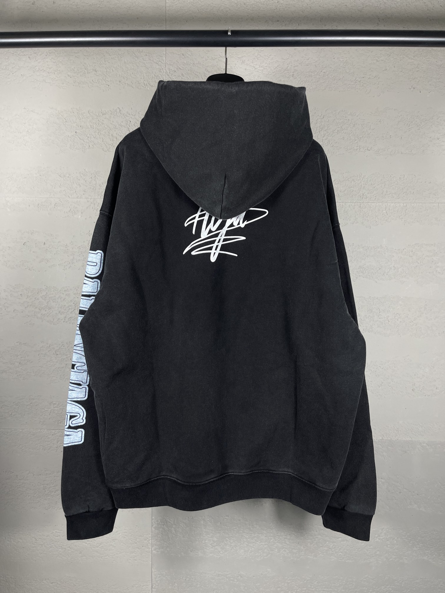 66_Balenciaga Hoodie