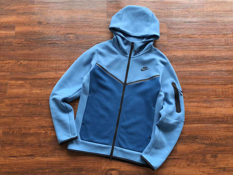 32_Nike Tracksuit
