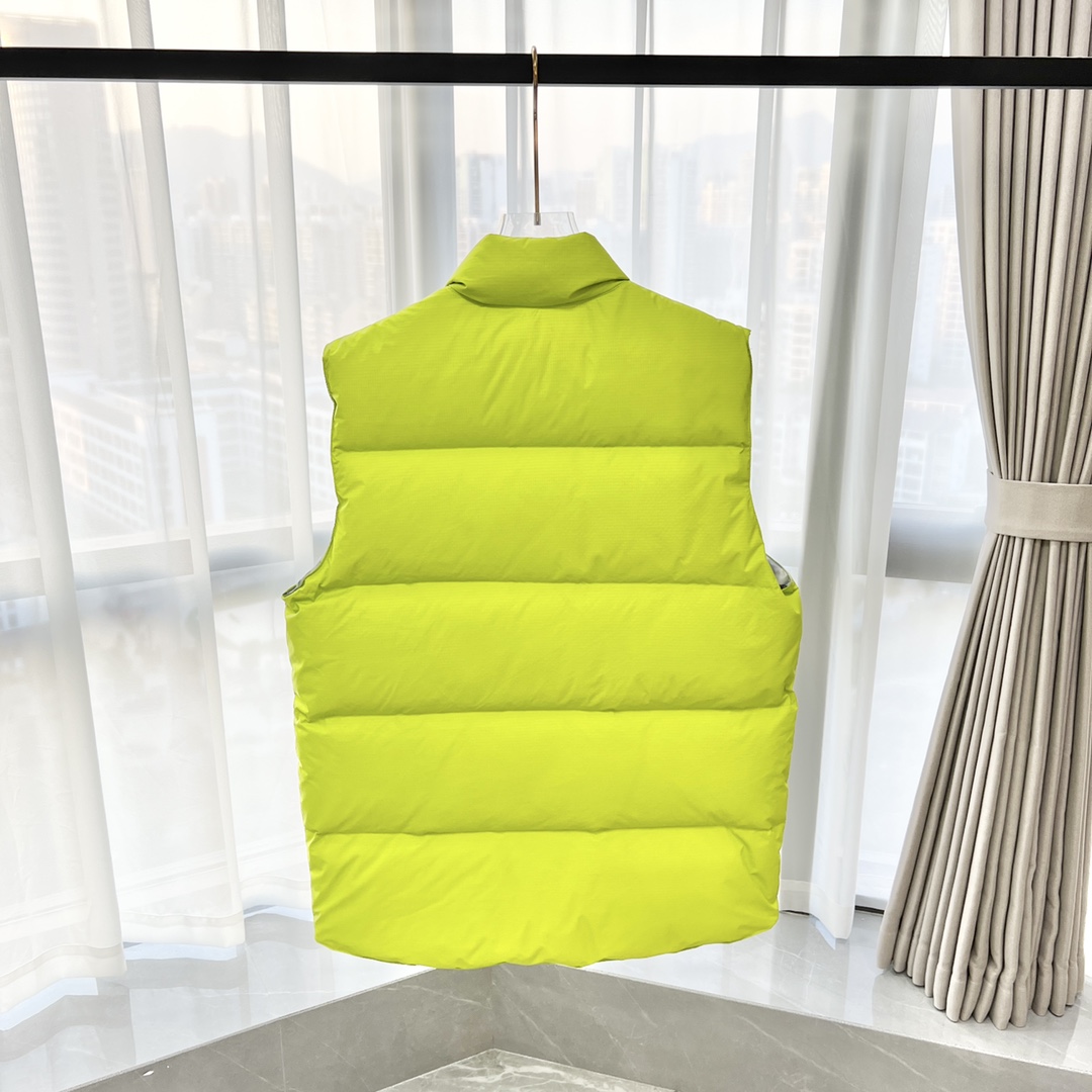 92_Canada Goose Vest