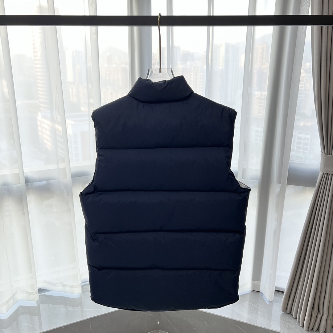 94_Canada Goose Vest