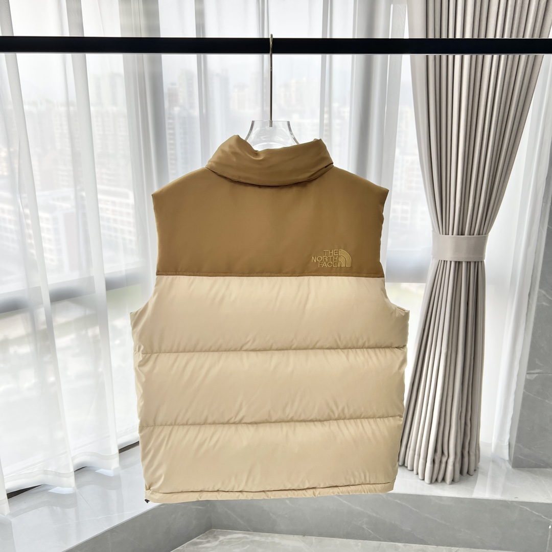 82_The North Face Vest