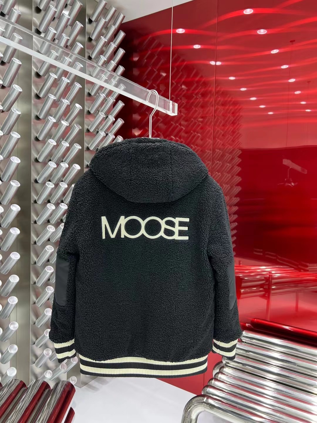 44_MOOSE KNUCKLES Down Jacket