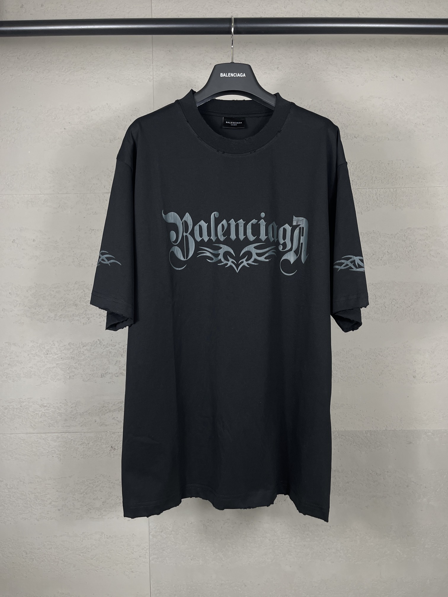 11_Balenciaga T-shirt
