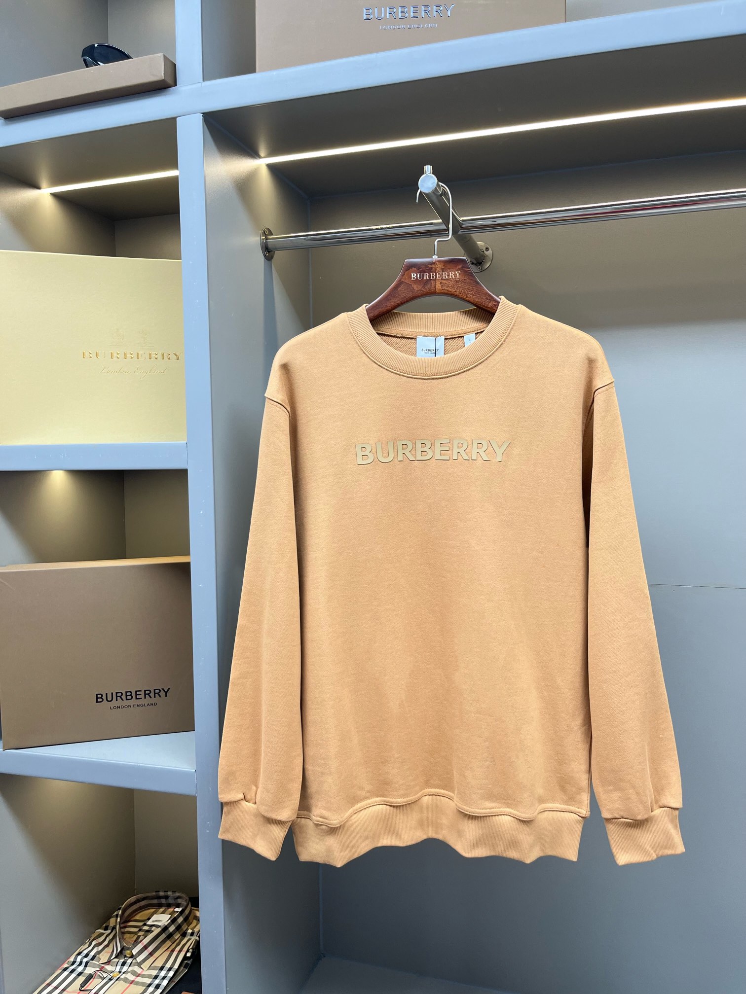 103_Burberry Crewneck
