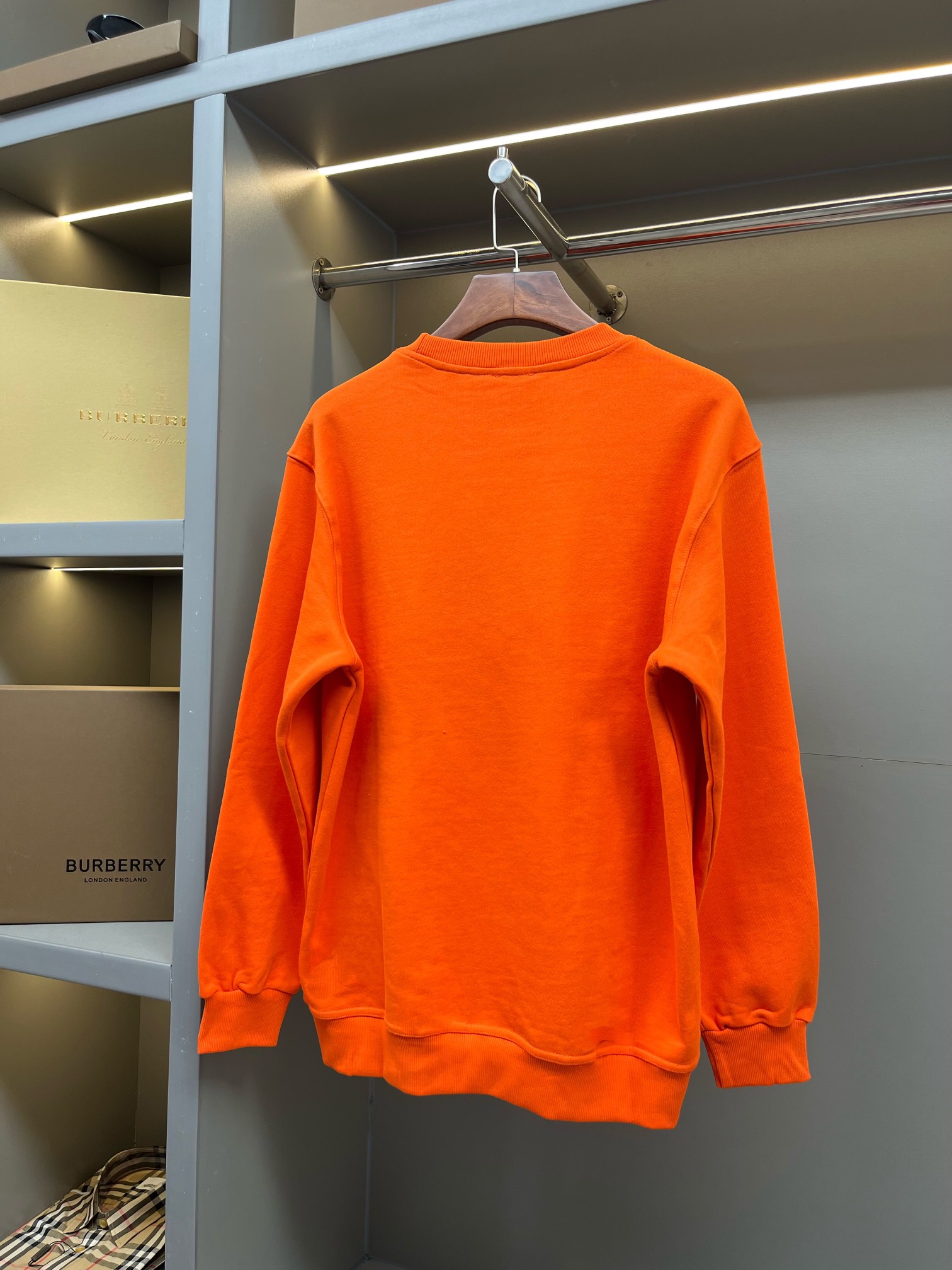 100_Burberry Crewneck