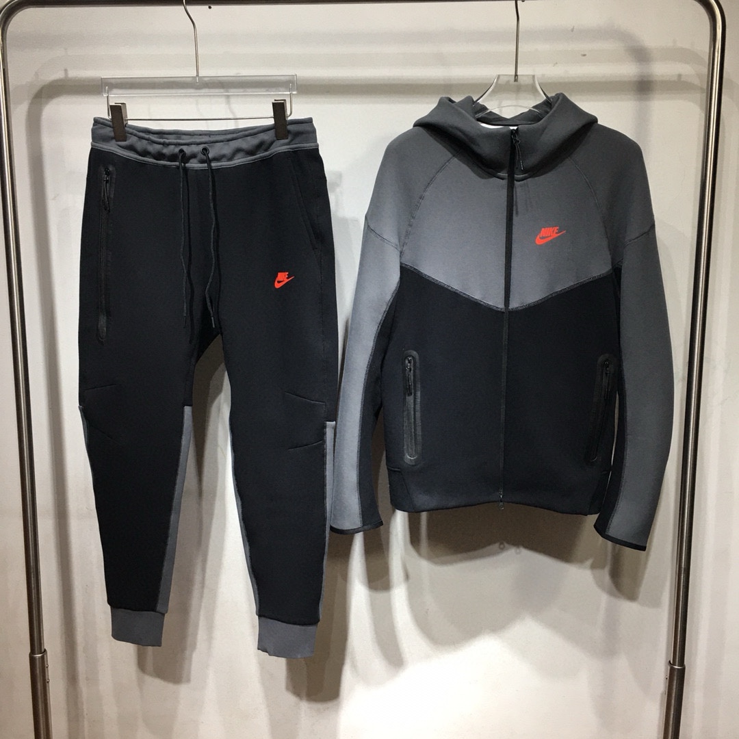 38_Nike Tracksuit