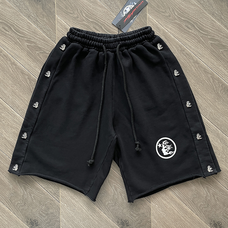 32_ Hellstar Shorts