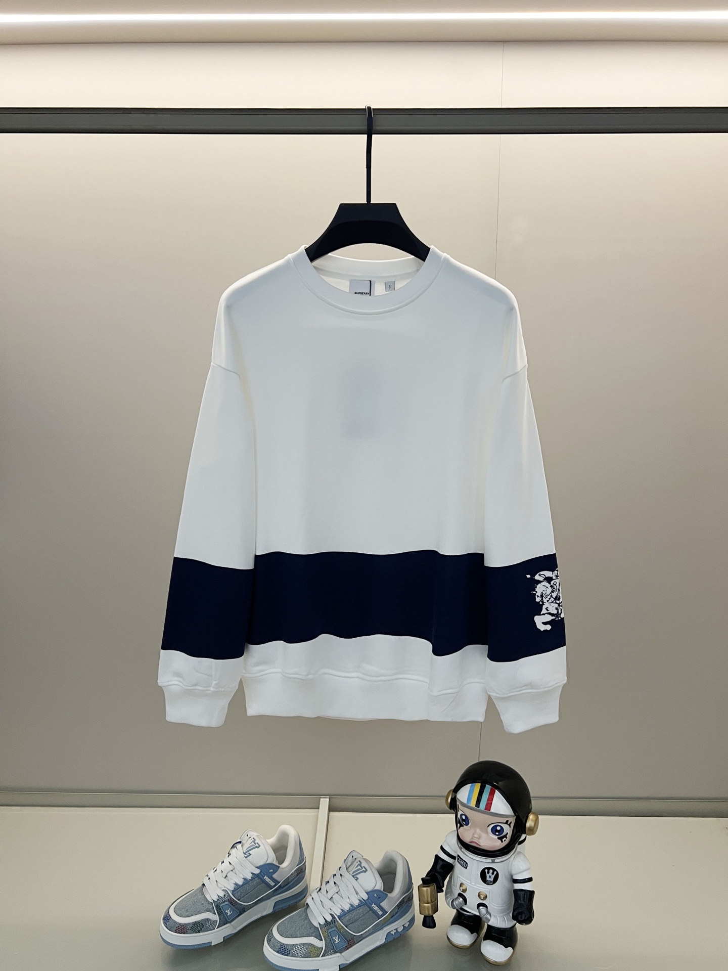 76_Burberry Crewneck