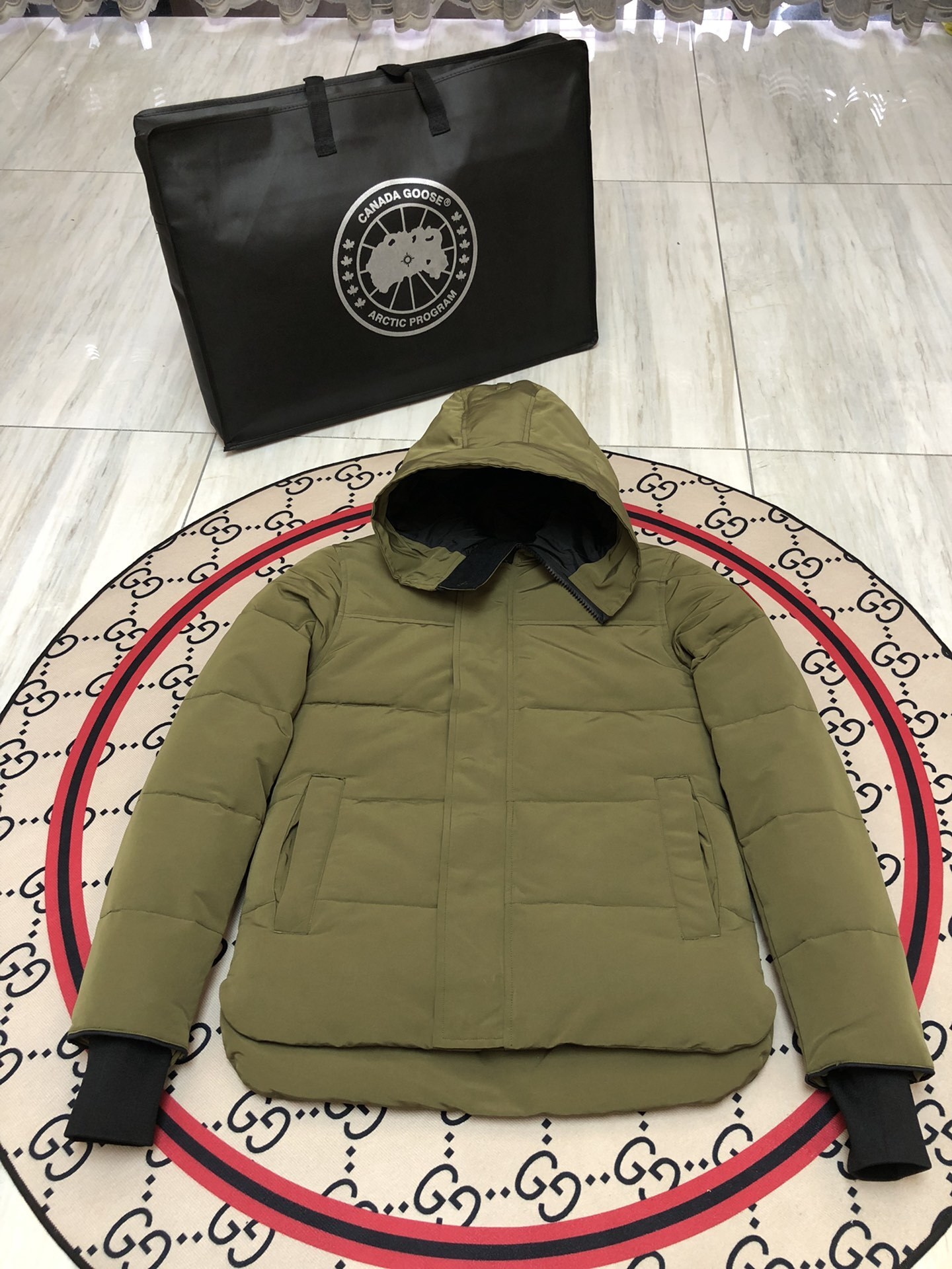 76_Canada Goose Down Jacket