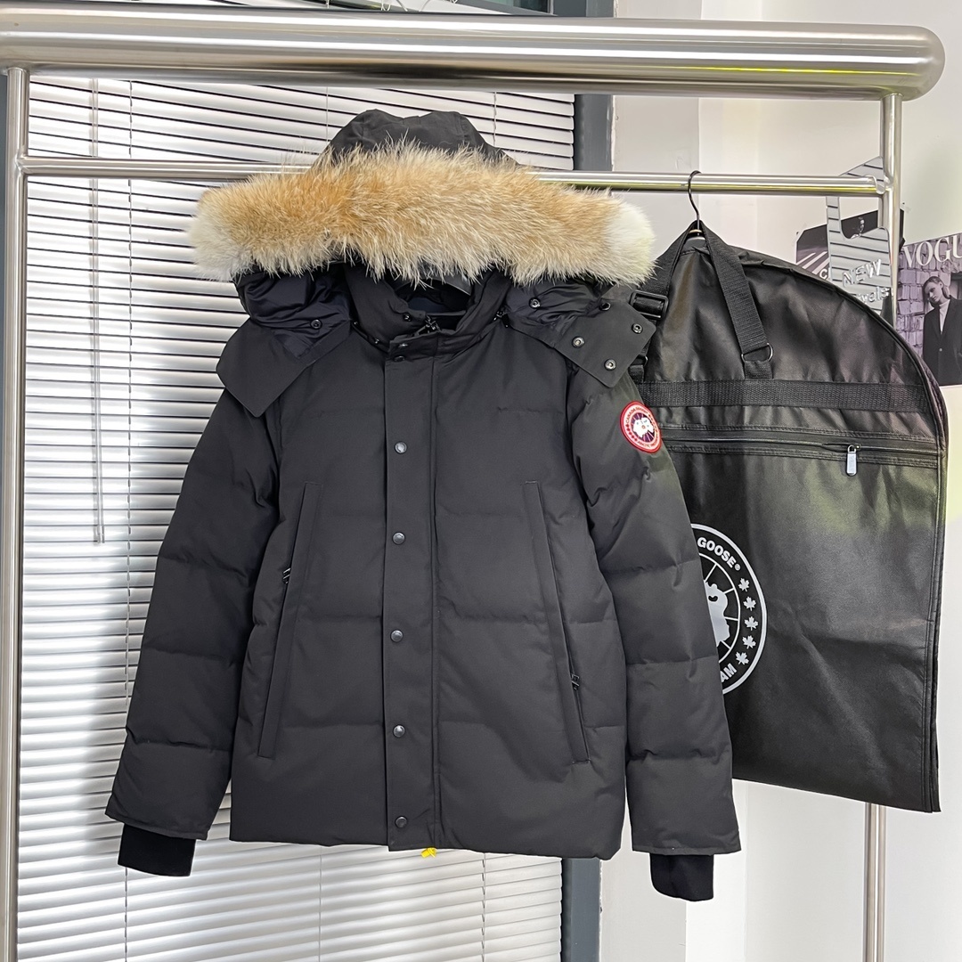 84_Canada Goose Down Jacket