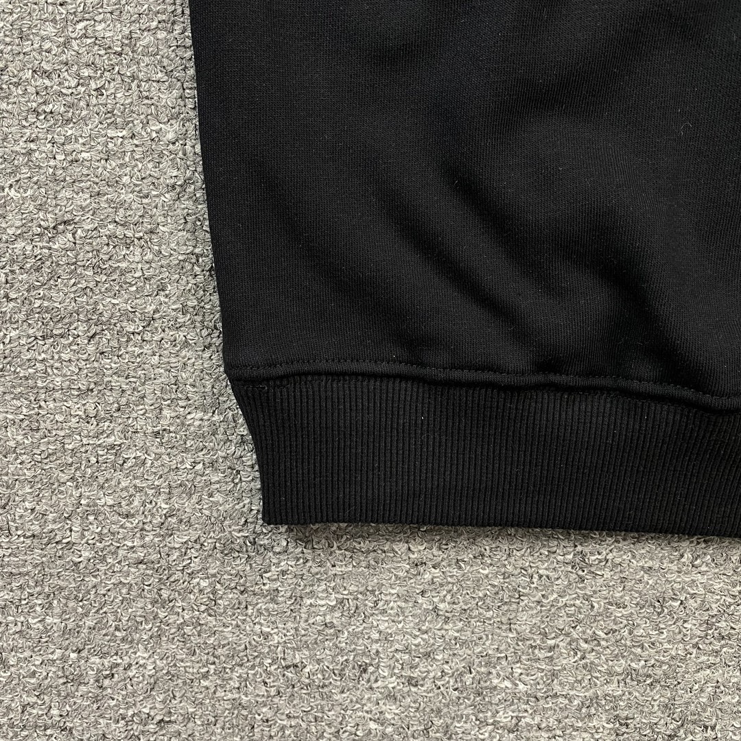 39_160  AMIRI Hoodie