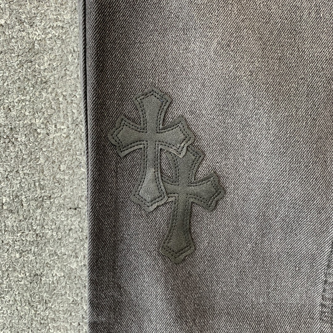 18_208  Chrome Hearts  Pants