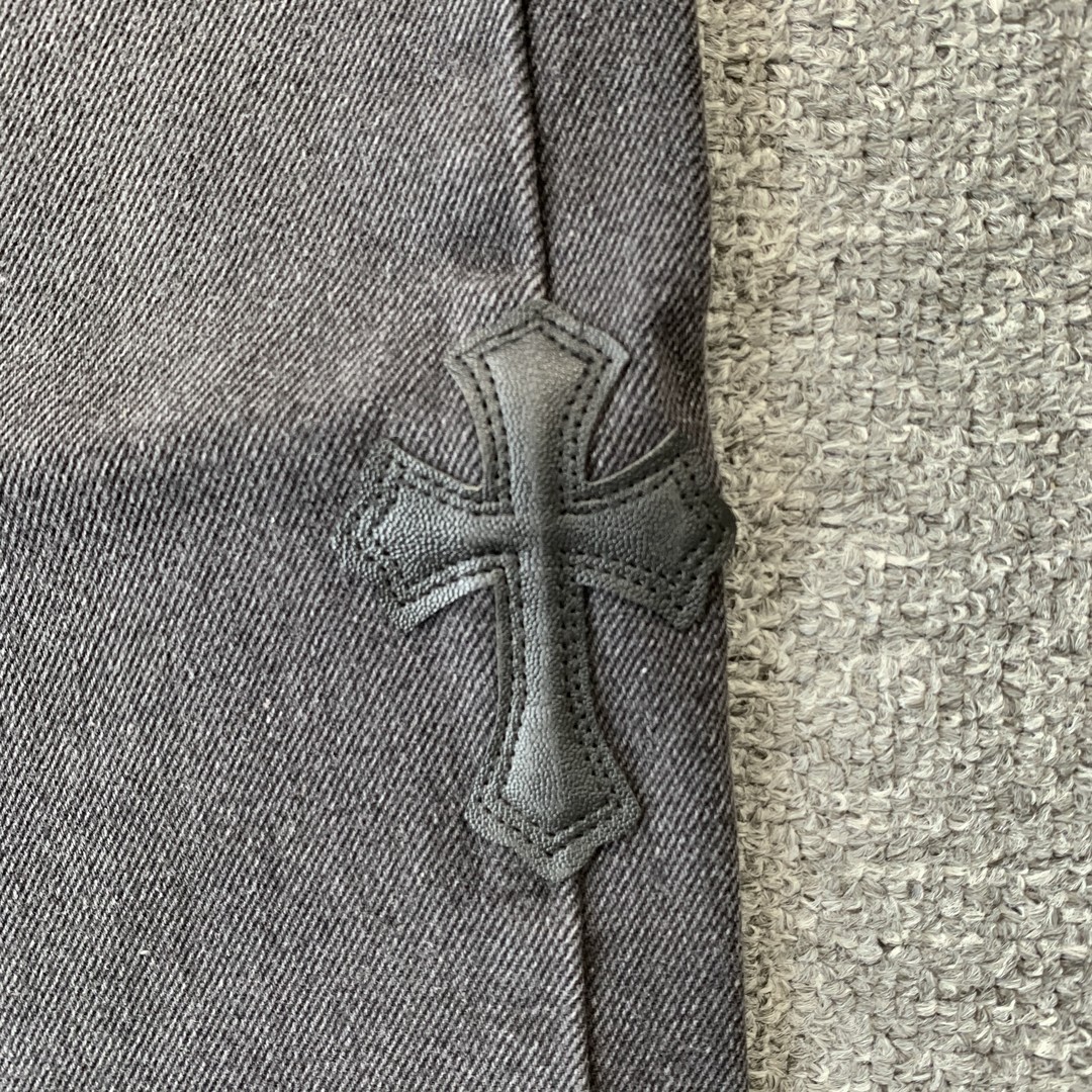 18_208  Chrome Hearts  Pants