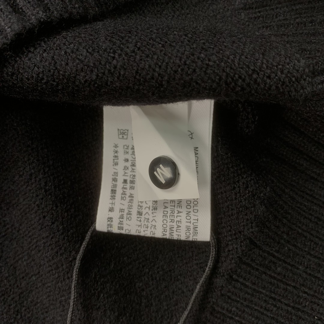 77_ 180 Chrome Hearts  Sweater