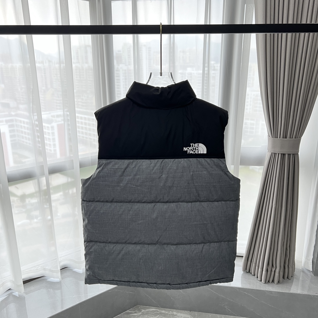 90_The North Face Vest