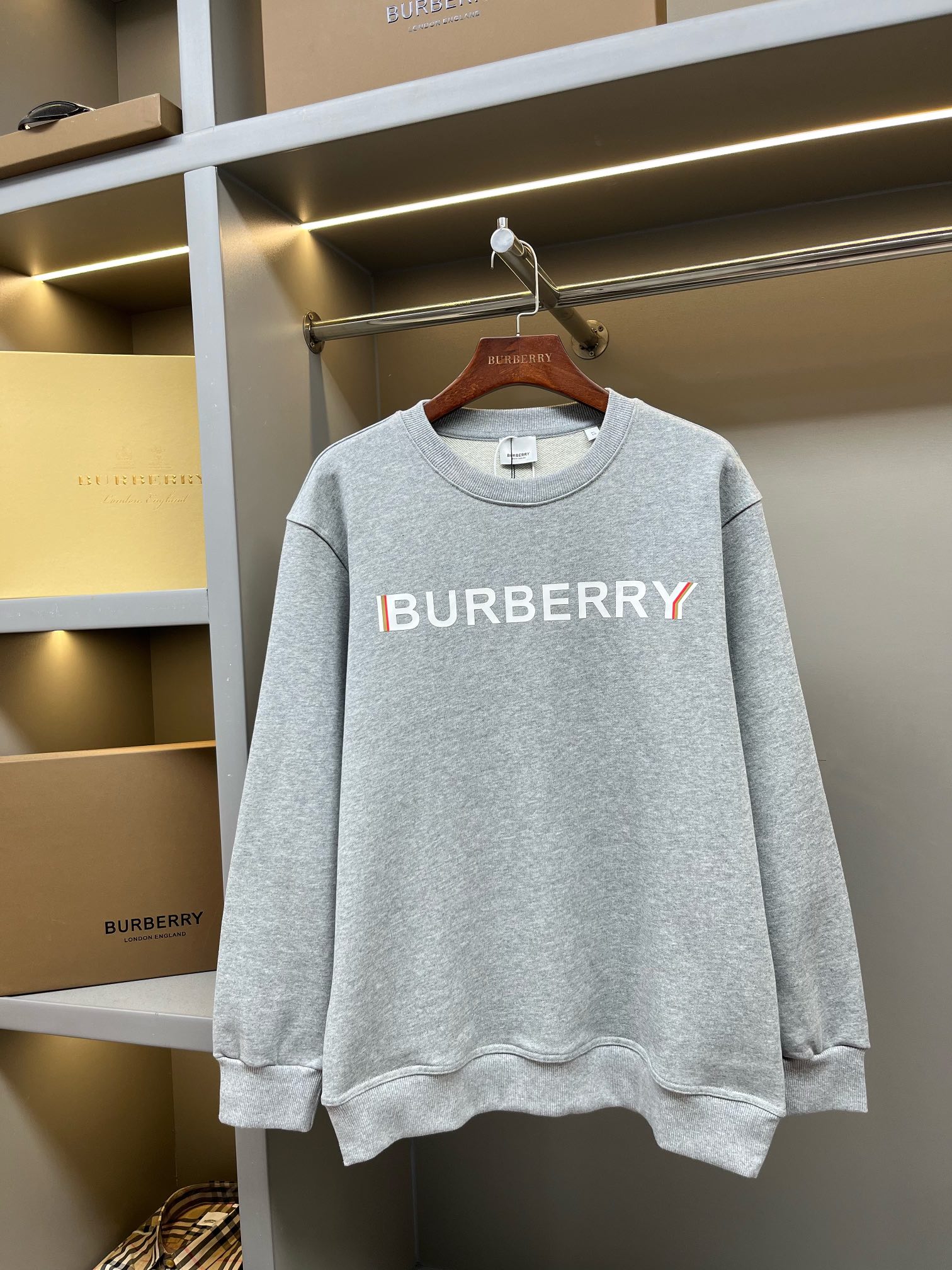 116_Burberry Crewneck