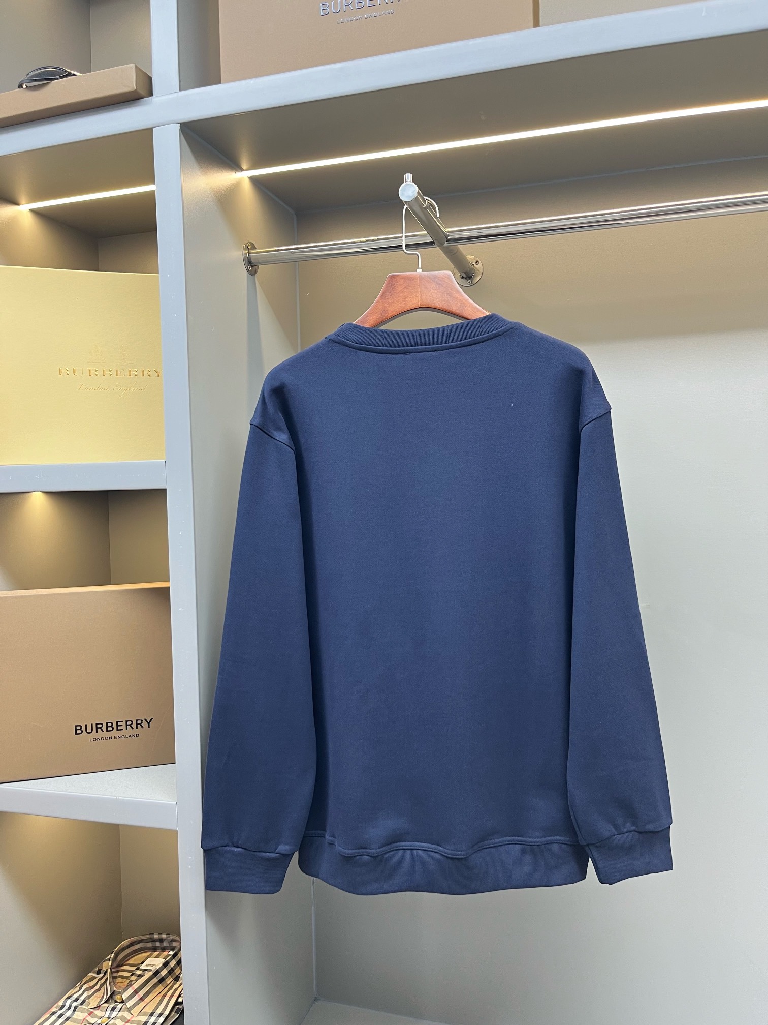 115_Burberry Crewneck