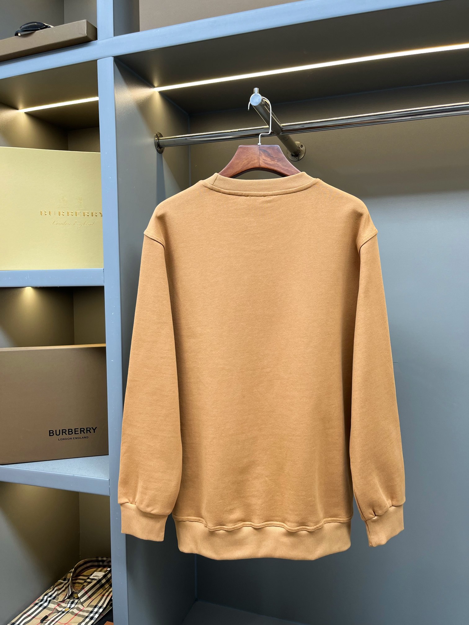 113_Burberry Crewneck