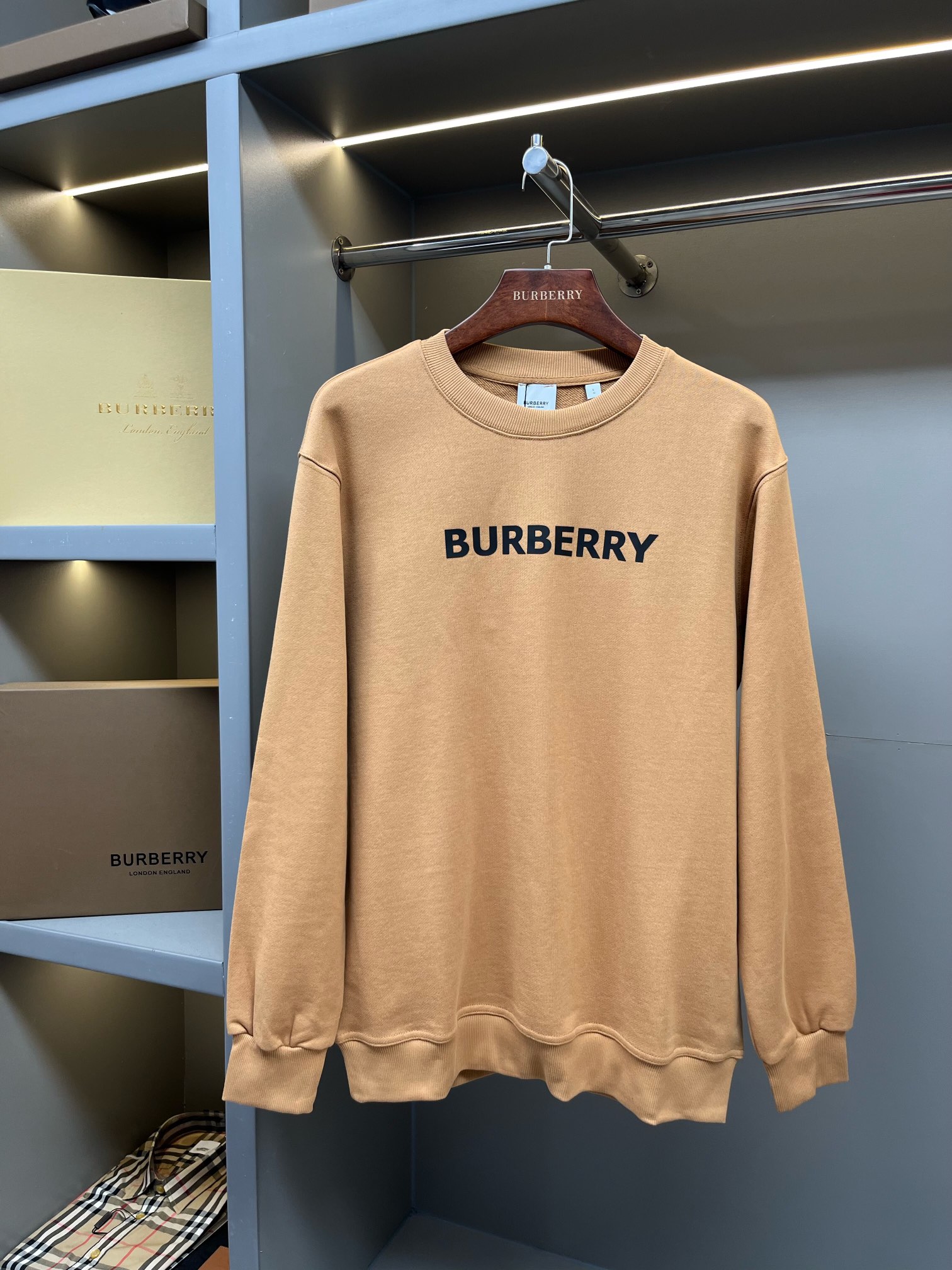 101_Burberry Crewneck