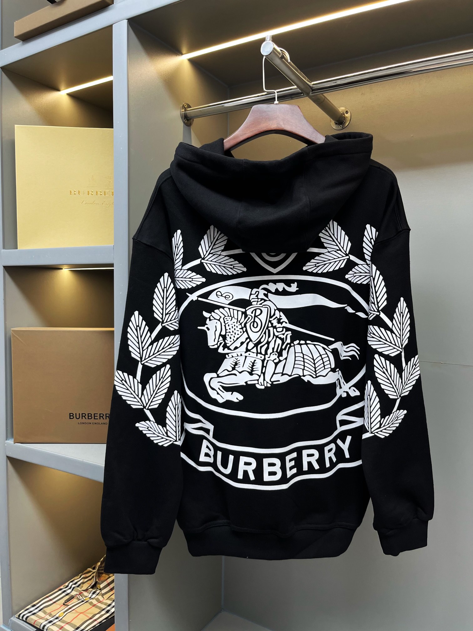 2_Burberry Hoodie