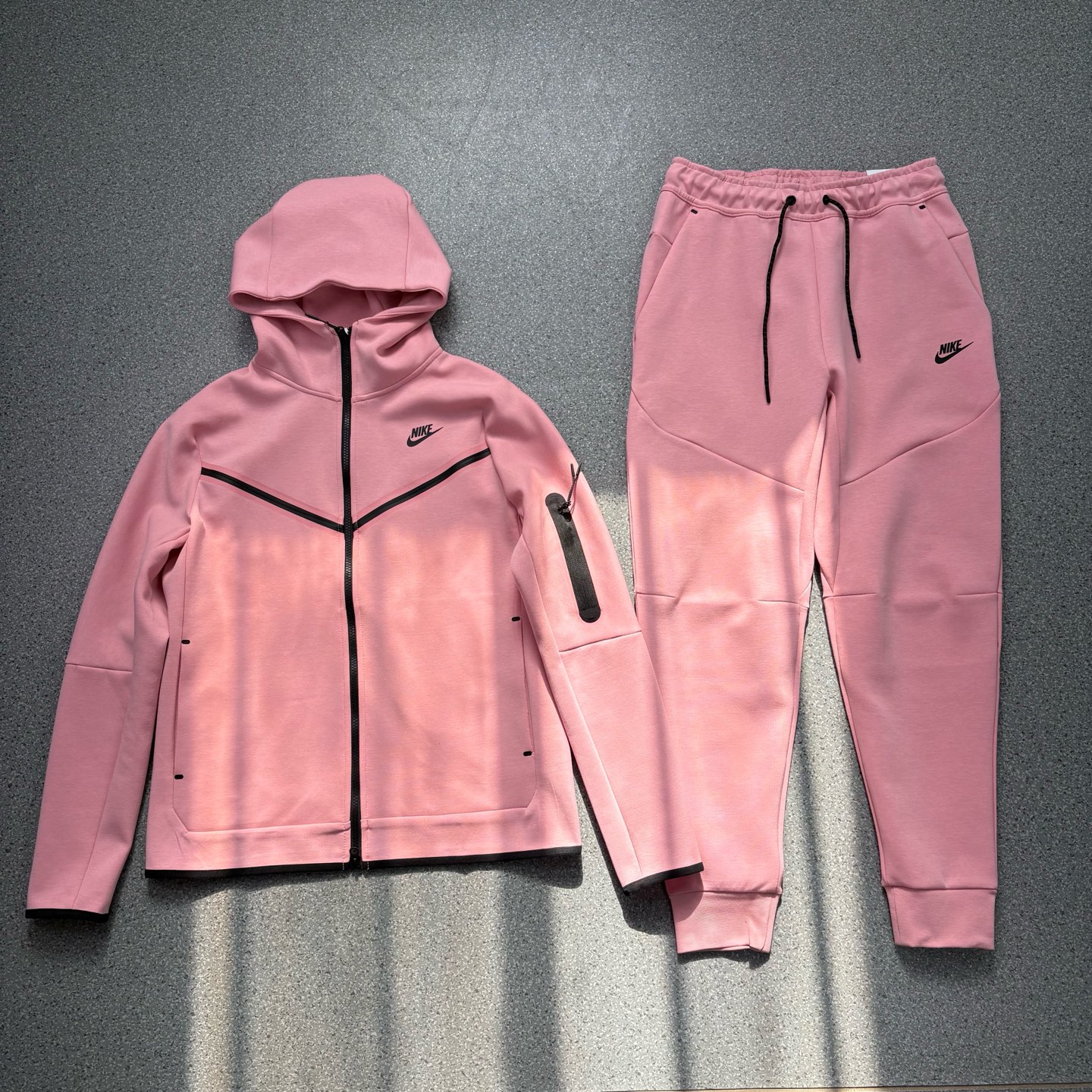 37_Nike Tracksuit