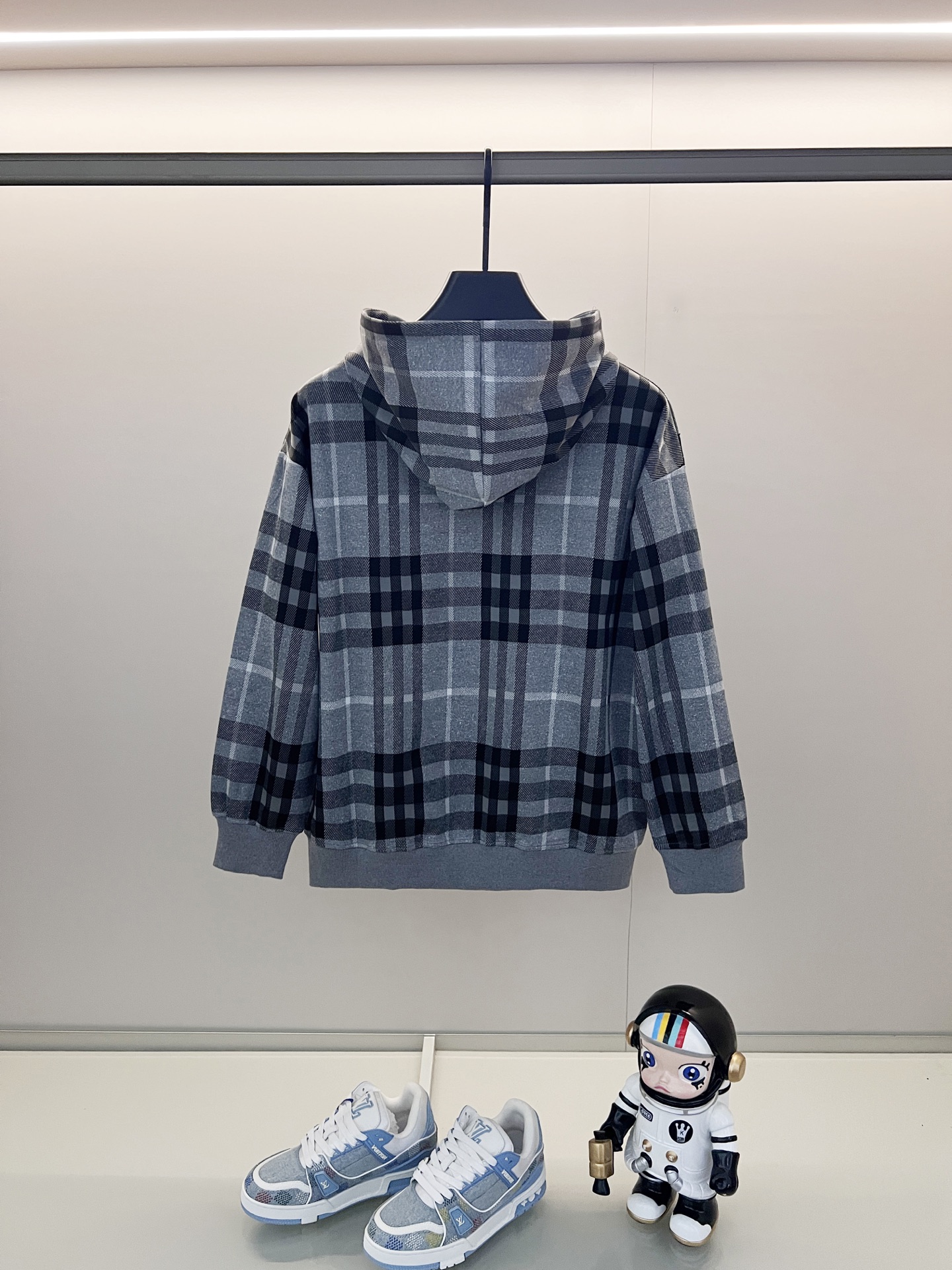 85_Burberry Hoodie
