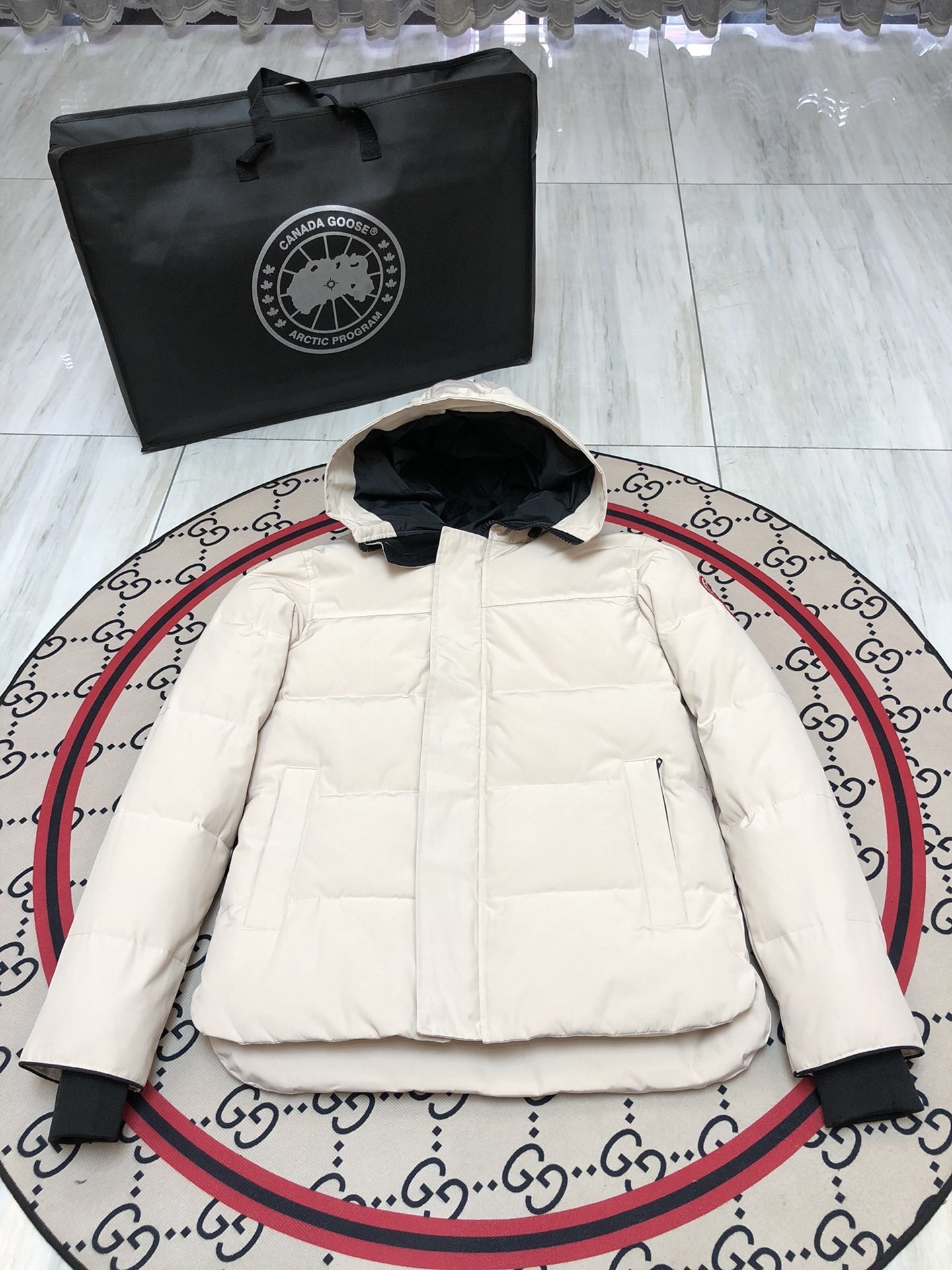 74_Canada Goose Down Jacket