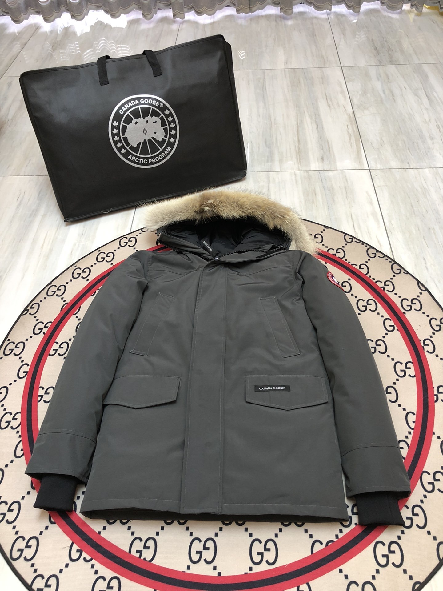 78_Canada Goose Down Jacket