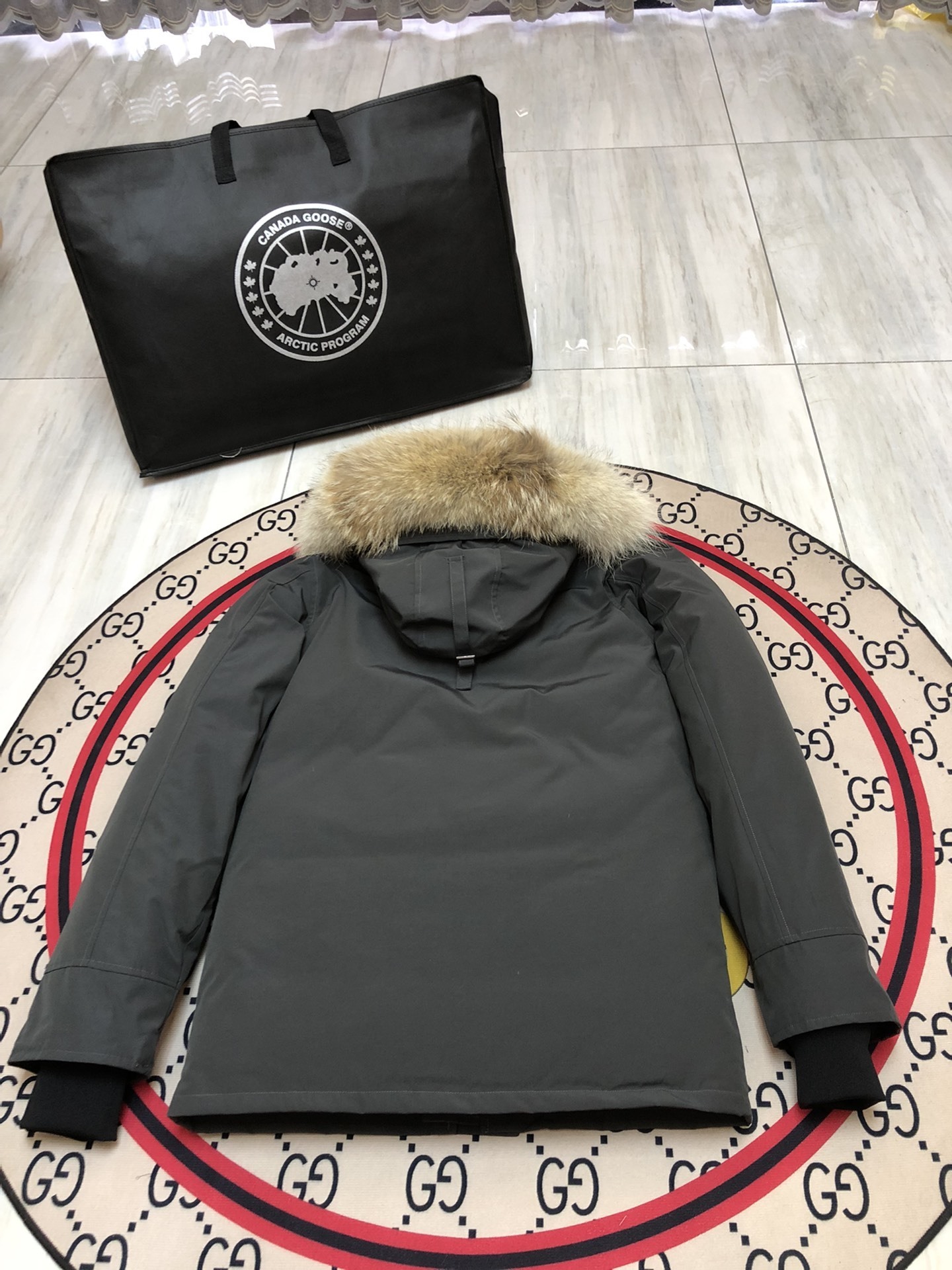 78_Canada Goose Down Jacket
